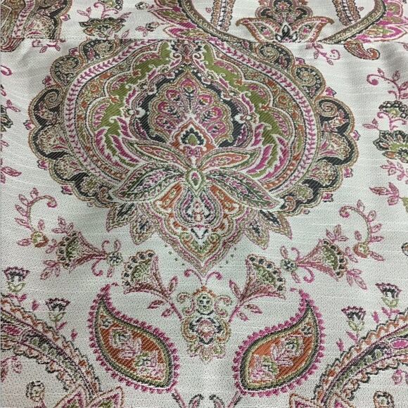 Croscill Window Valance Giulietta 2-Piece Circle Rod Pocket Window Valance - Picture 6 of 10